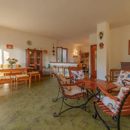 Ai Pini A Punta Perla - Goelba