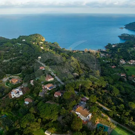 Вилла Ai Pini A Punta Perla - Goelba