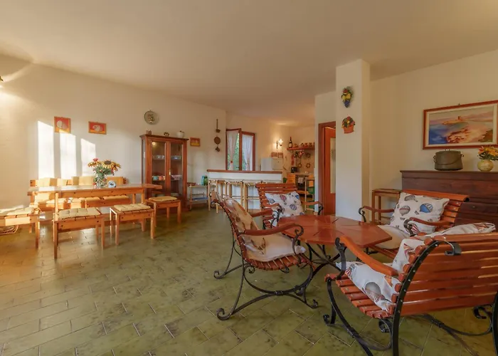 Ai Pini A Punta Perla - Goelba