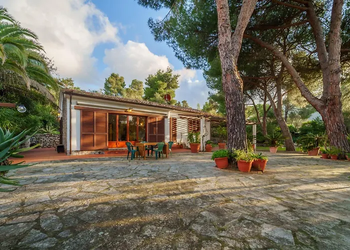 Villa Ai Pini A Punta Perla - Goelba