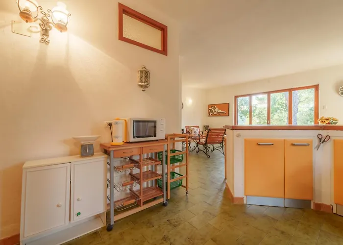 فيلة Ai Pini A Punta Perla - Goelba