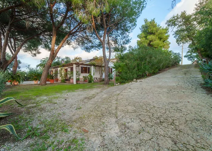 Ai Pini A Punta Perla - Goelba *