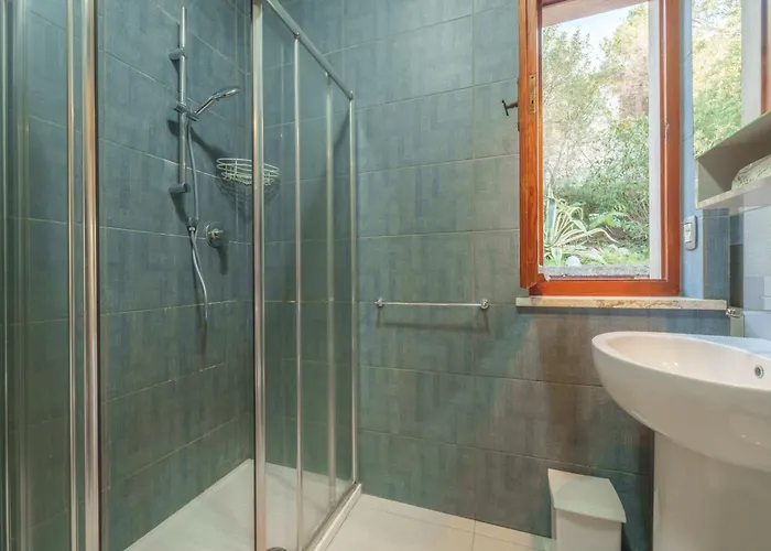 Ai Pini A Punta Perla - Goelba فيلة