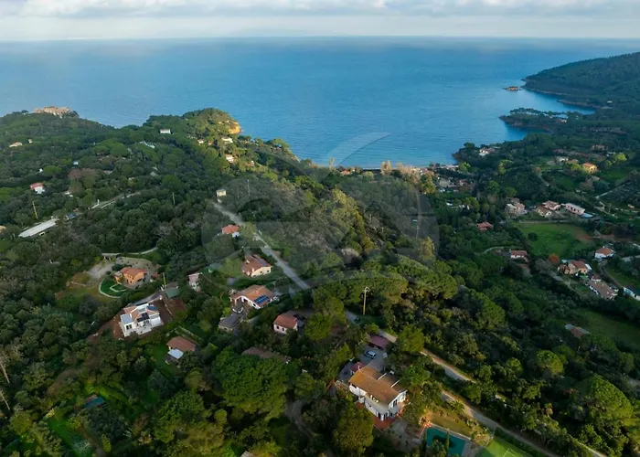 Villa Ai Pini A Punta Perla - Goelba