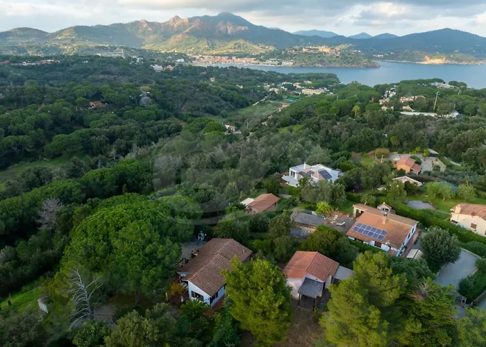 Ai Pini A Punta Perla - Goelba